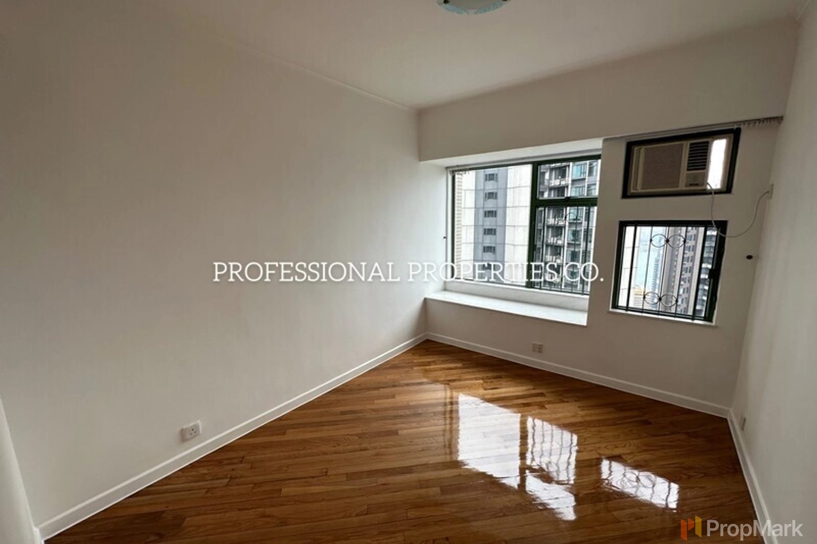 photo 11 — Robinson Place, Mid-levels West