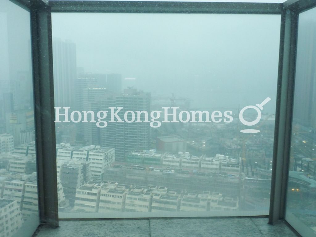 First Balcony off Living and Dining Room — 御金‧國峰 - 第6座，油麻地