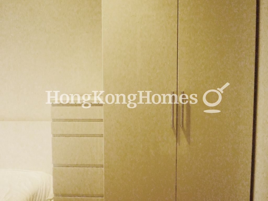 Wardrobe in Master Bedroom — 御金‧國峰 - 第6座，油麻地