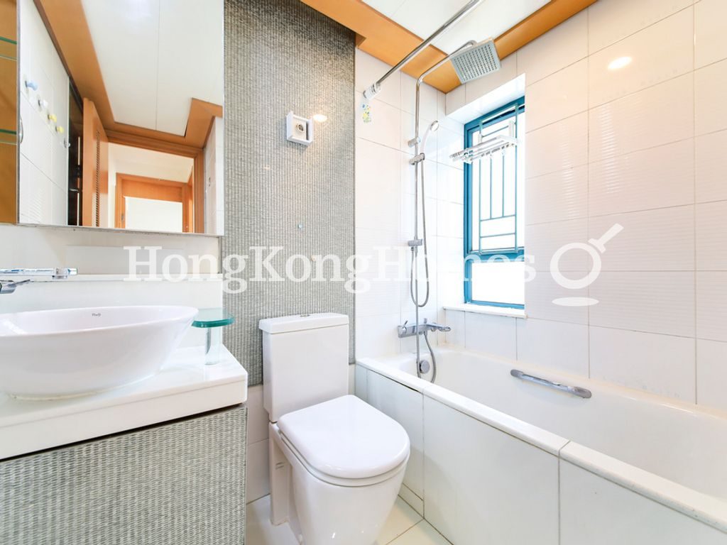 Guest Bathroom — The Long Beach - Tower 08, Tai Kok Tsui