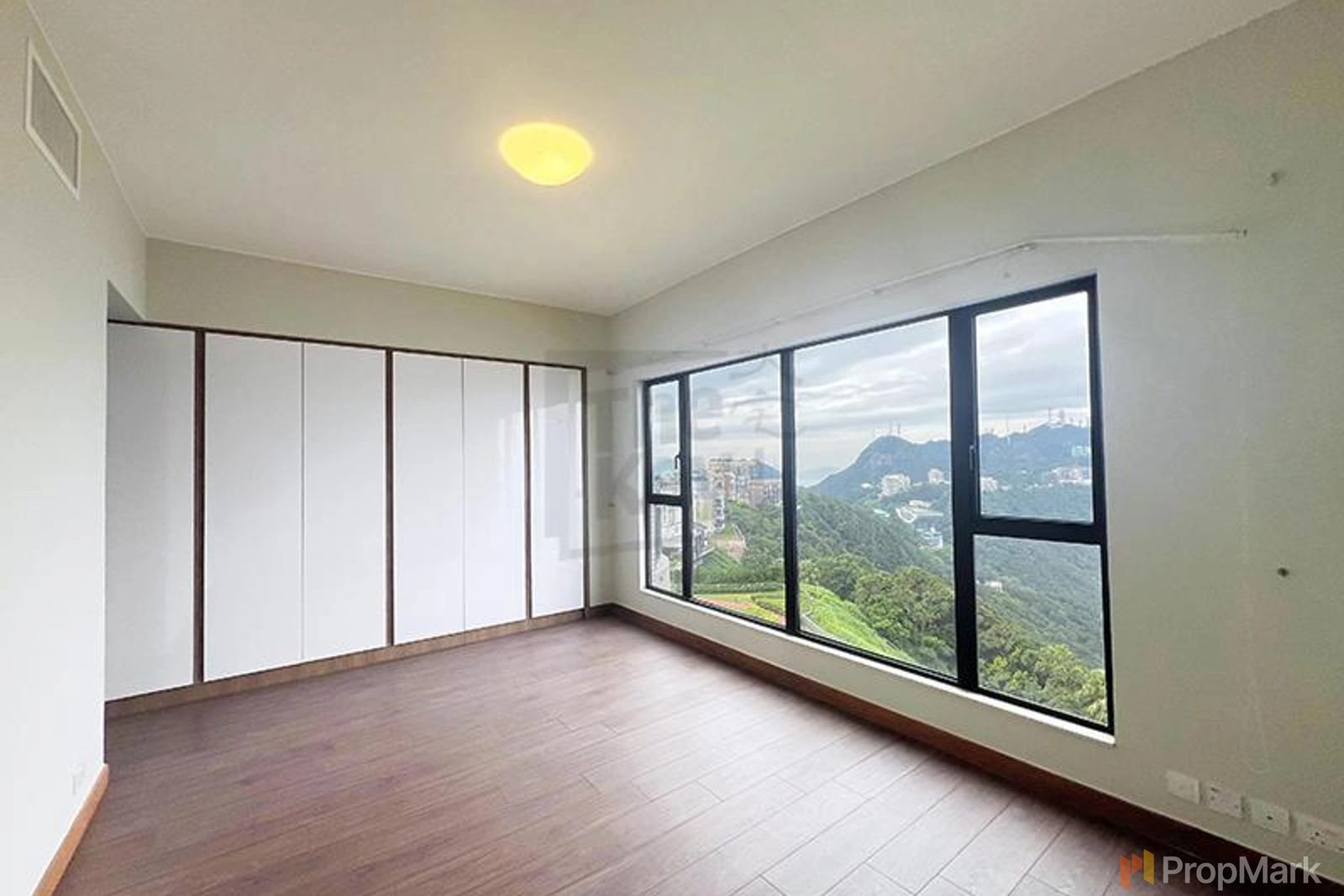相片 6 — 雲嶺山莊，山頂