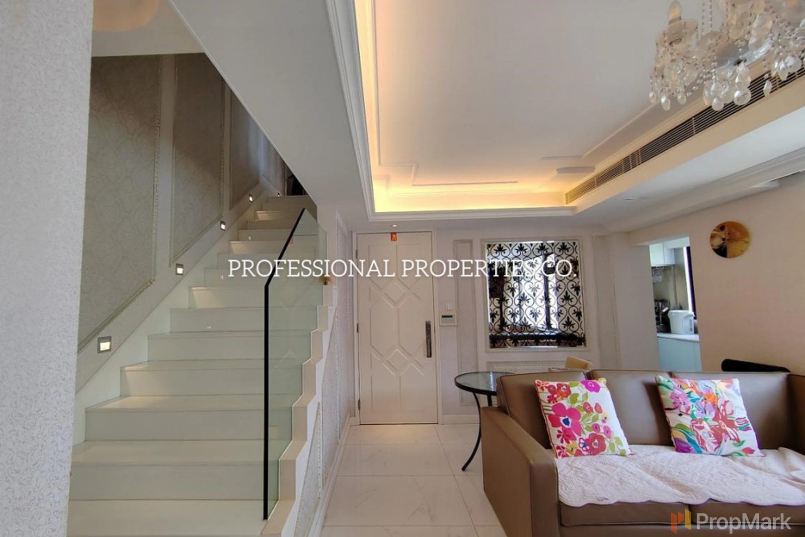photo 2 — King Inn Mansion, Happy Valley