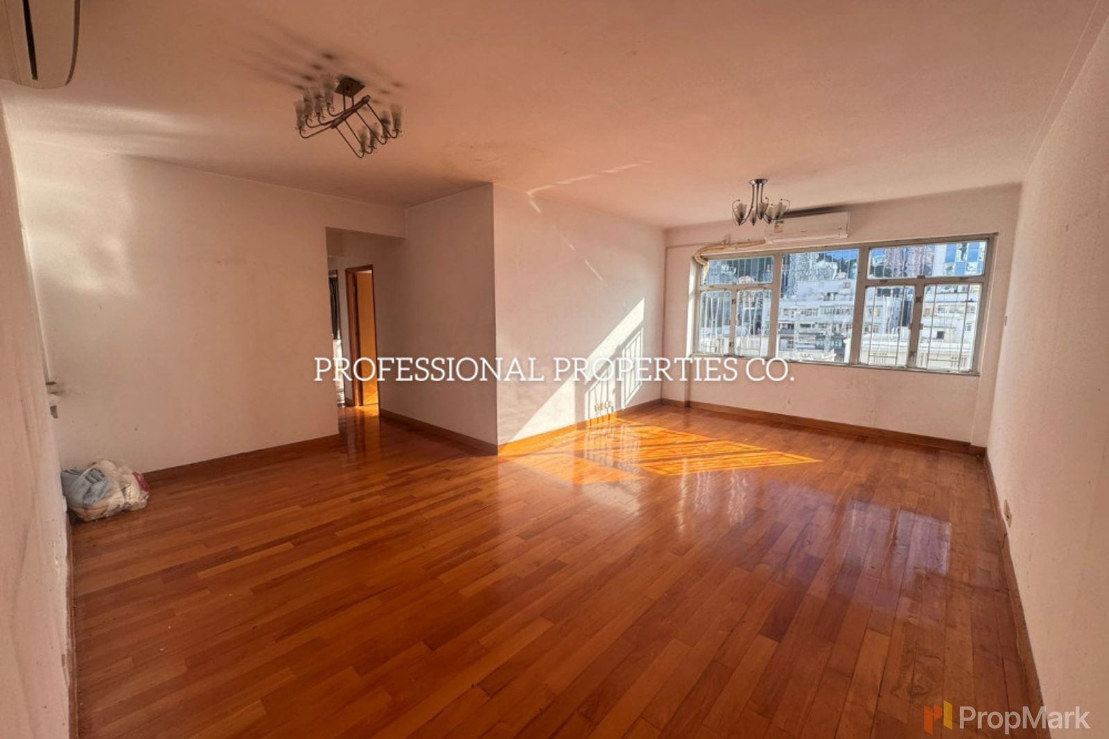 photo 2 — Highland Mansion, Causeway Bay