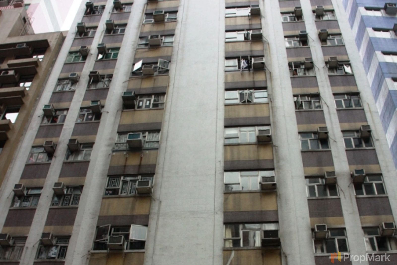 photo 11 — Bonanza Court, Mid-levels West