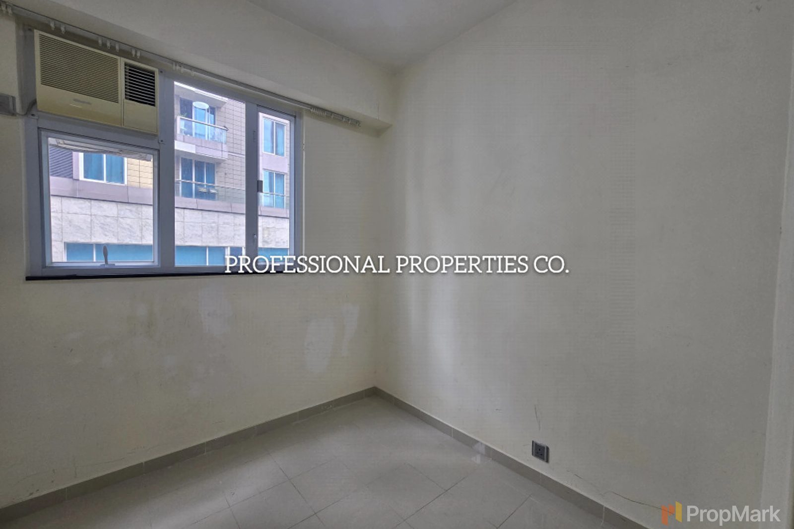 photo 3 — Bonanza Court, Mid-levels West