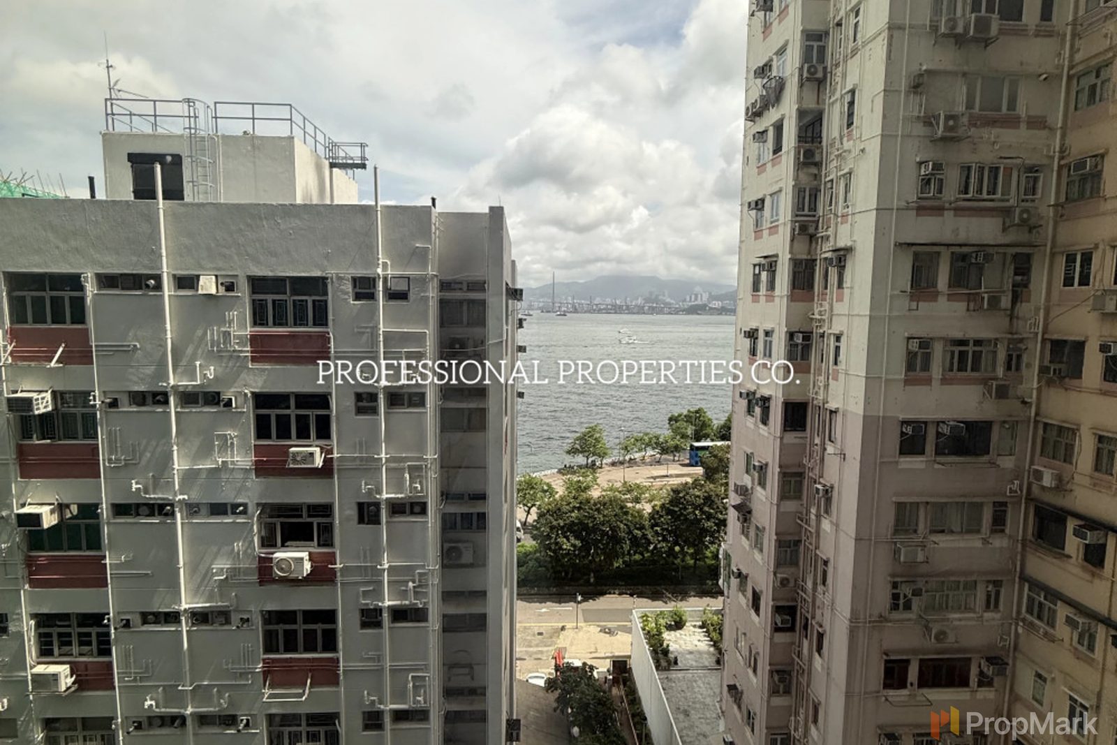 相片 2 — 吉喆，堅尼地城