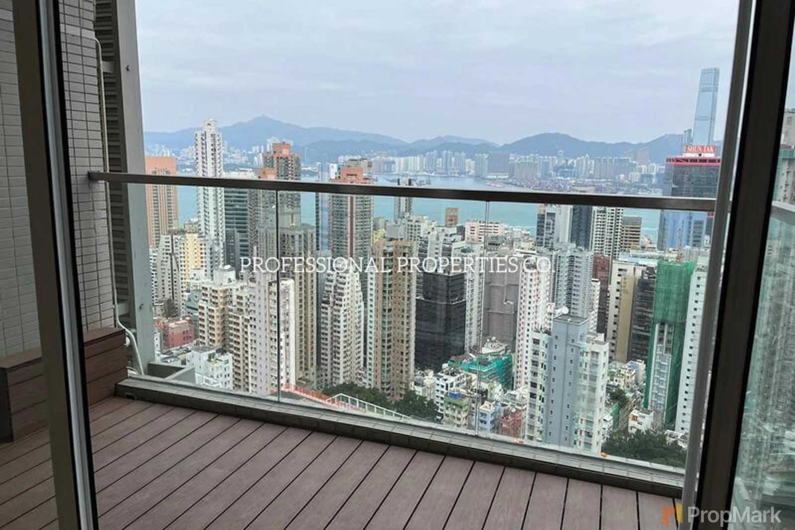 相片 2 — 香港花園，西半山