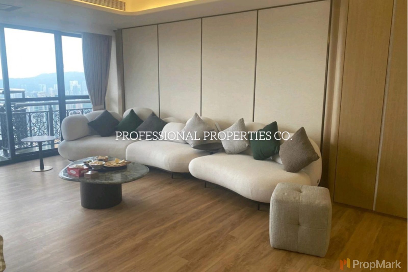 photo 3 — Clovelly Court, Mid-levels Central