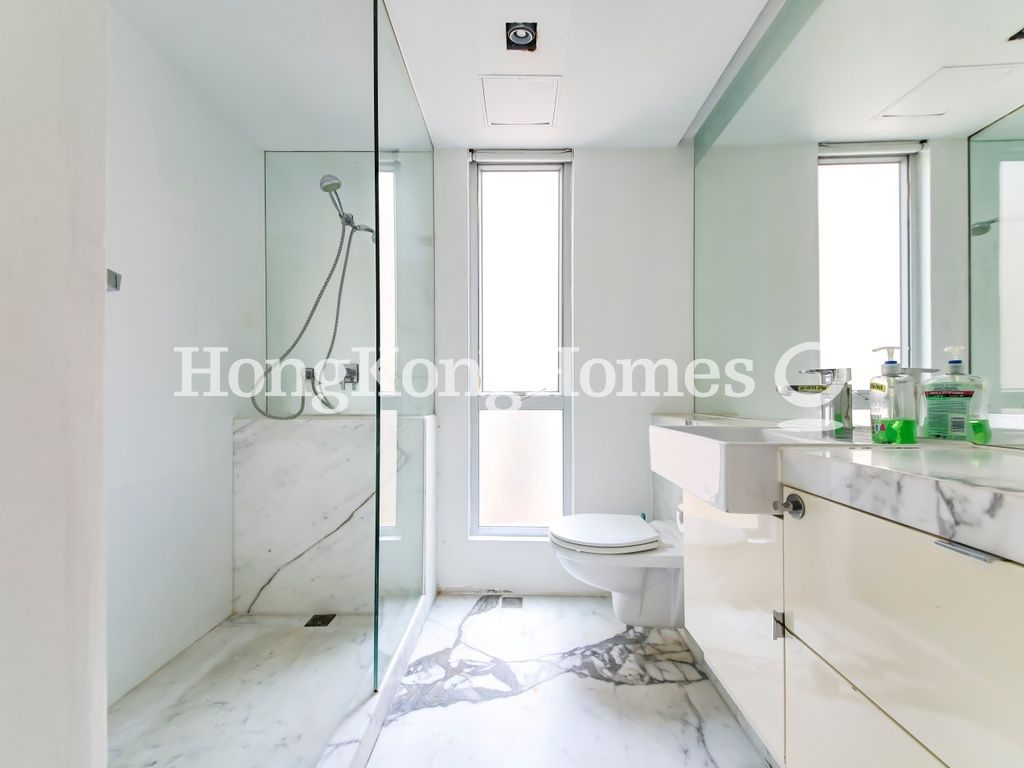 Guest Bathroom — Fook Wah Mansion, Mid-levels West