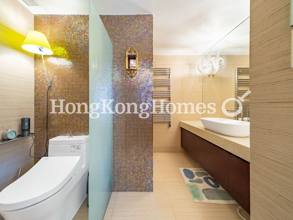Master Bathroom — 鳳輝台 7 號，跑馬地