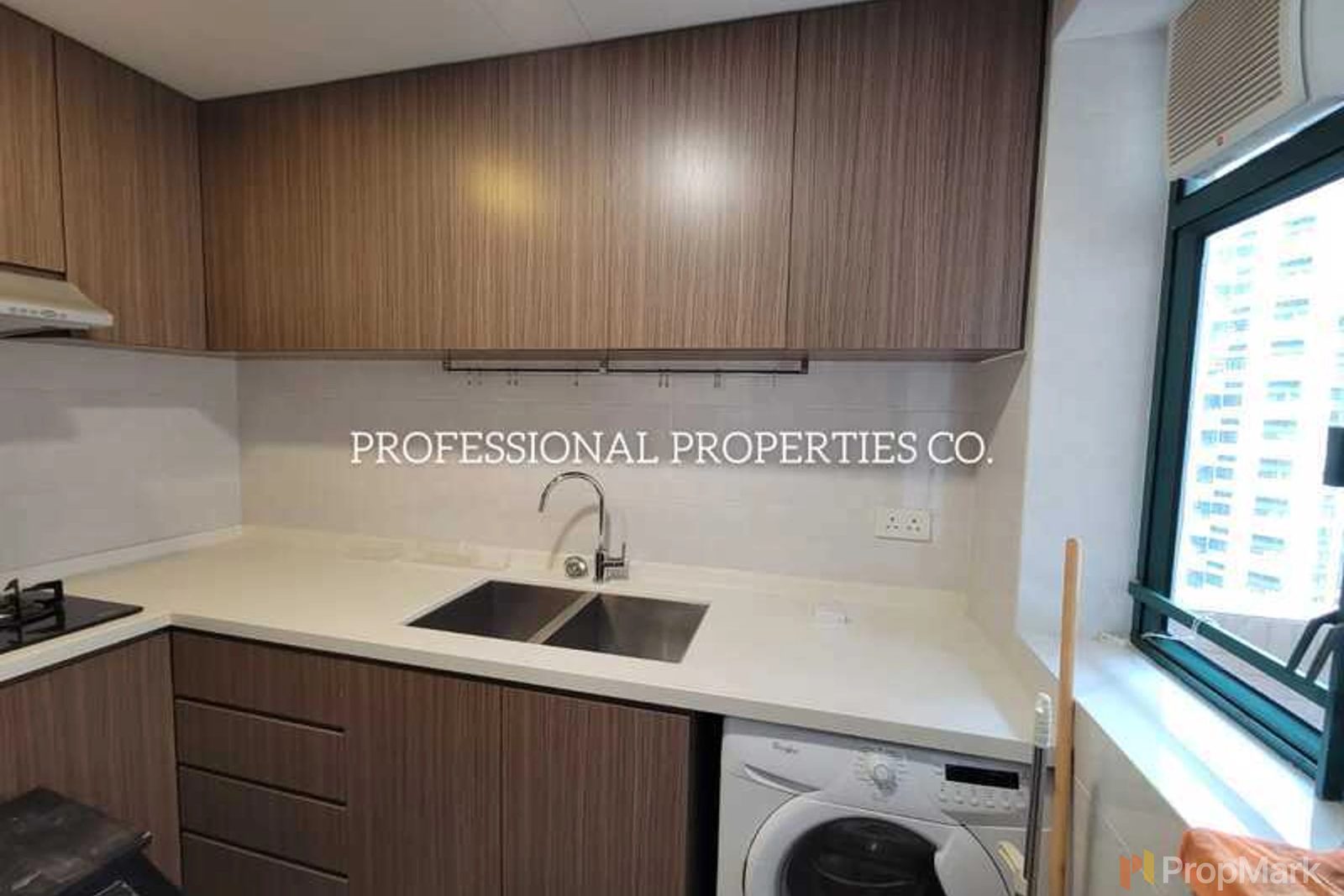 photo 5 — Hillsborough Court, Mid-levels Central