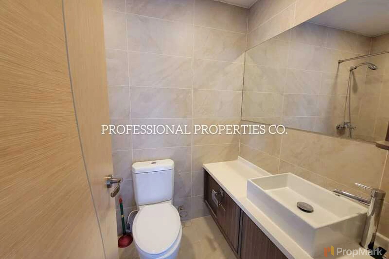 photo 6 — Hillsborough Court, Mid-levels Central
