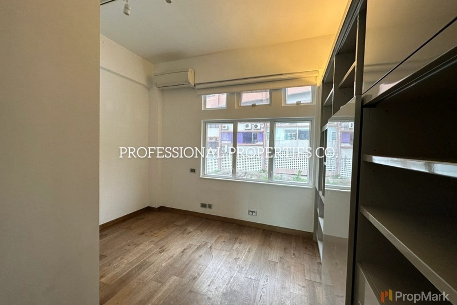 photo 6 — Cypresswaver Villas, Southside