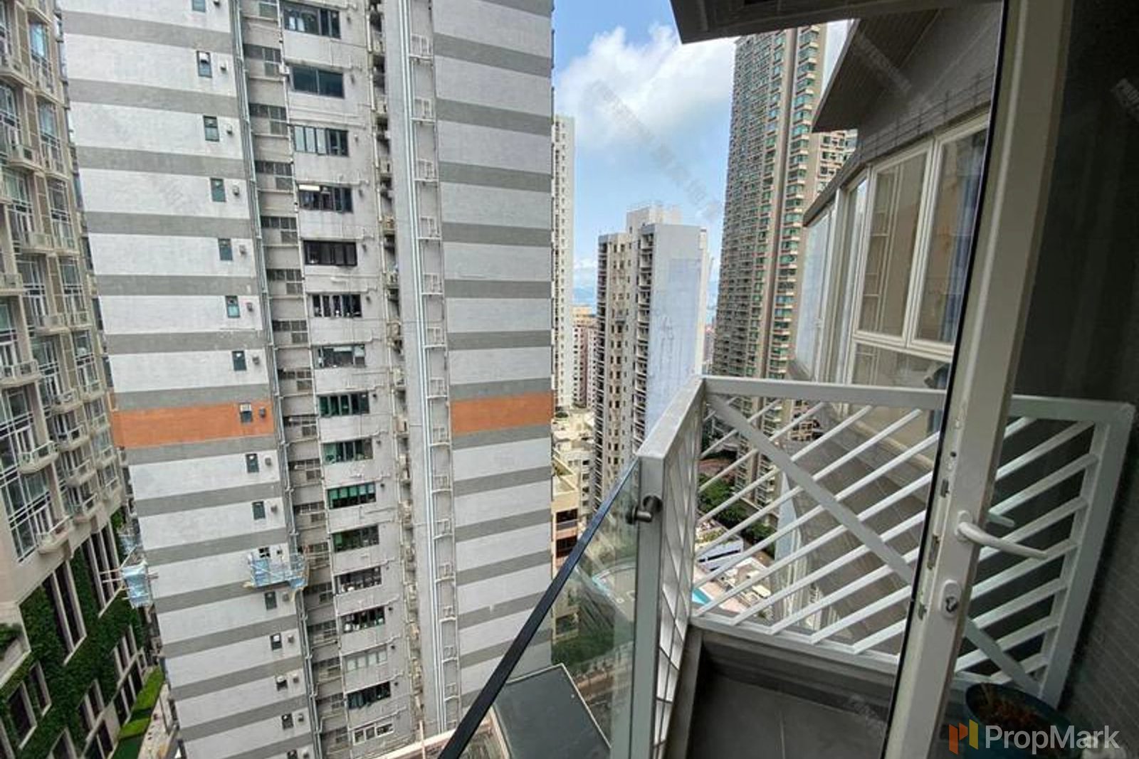 photo 5 — The Icon, Mid-levels West