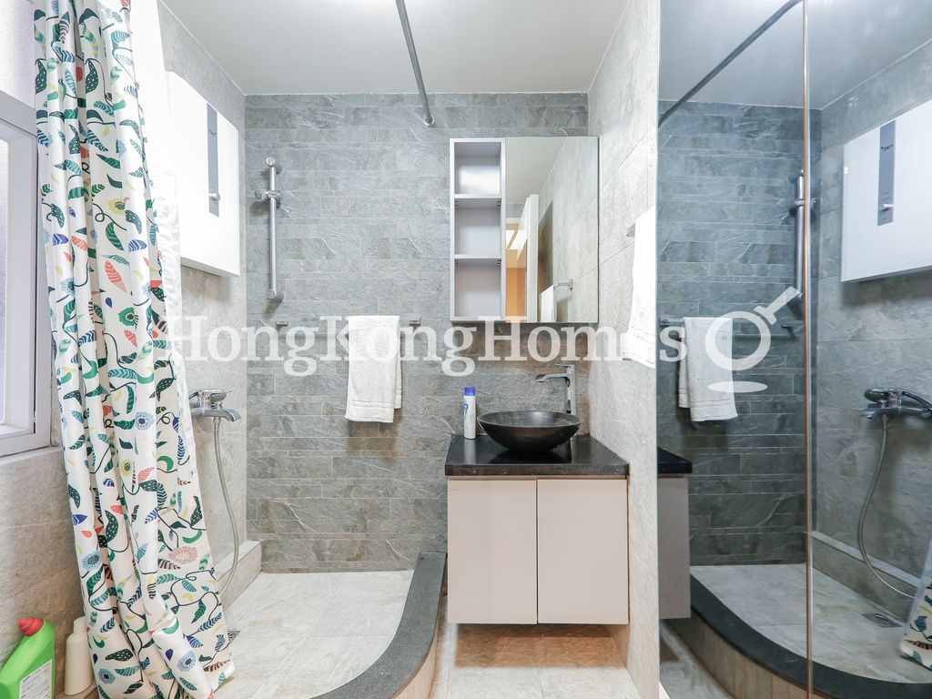 Guest Bathroom — 京士頓大廈 A 座，銅鑼灣