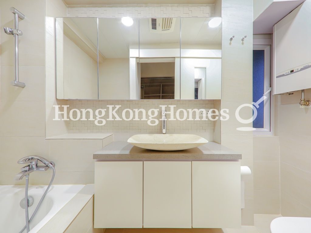 Master Bathroom — 京士頓大廈 A 座，銅鑼灣