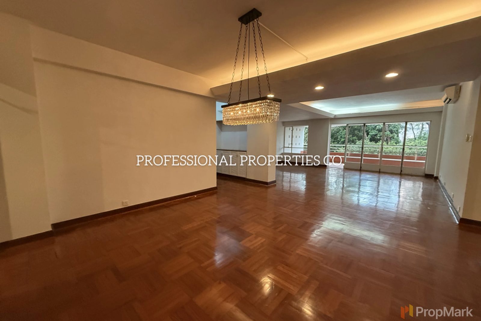 photo 13 — Pine Court, Mid-levels Central