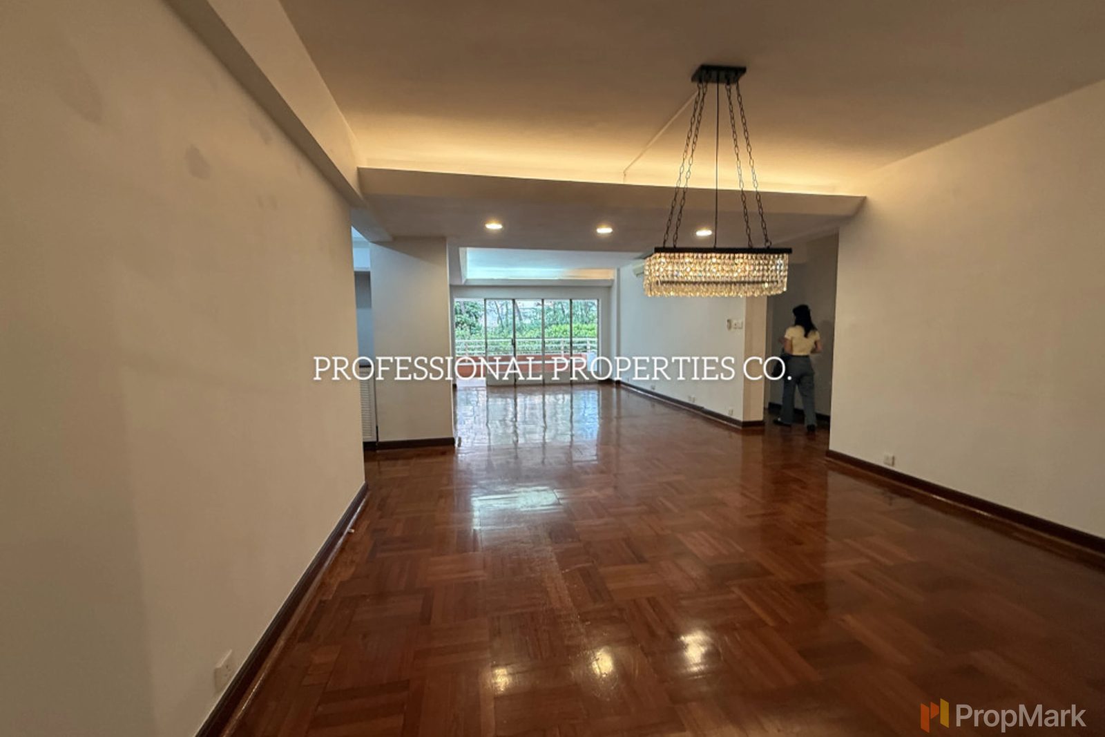 photo 15 — Pine Court, Mid-levels Central