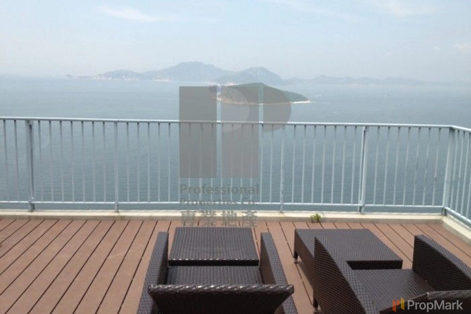 相片 2 — 海天徑19-25號，港島南區