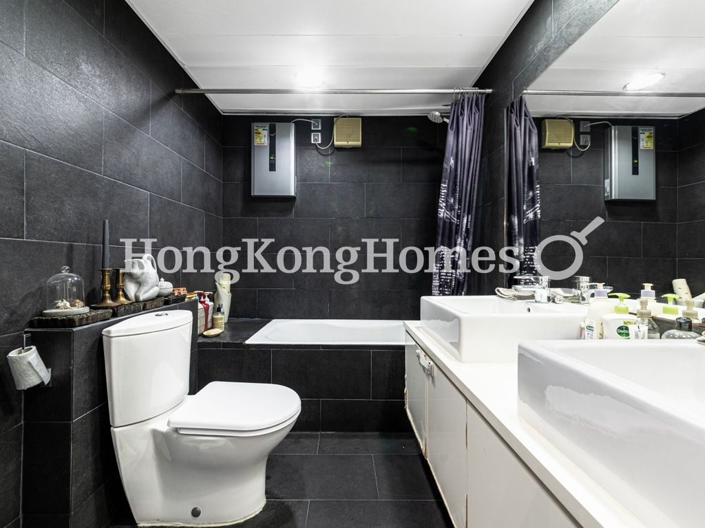 Master Bathroom — Po Tak Mansion, Happy Valley