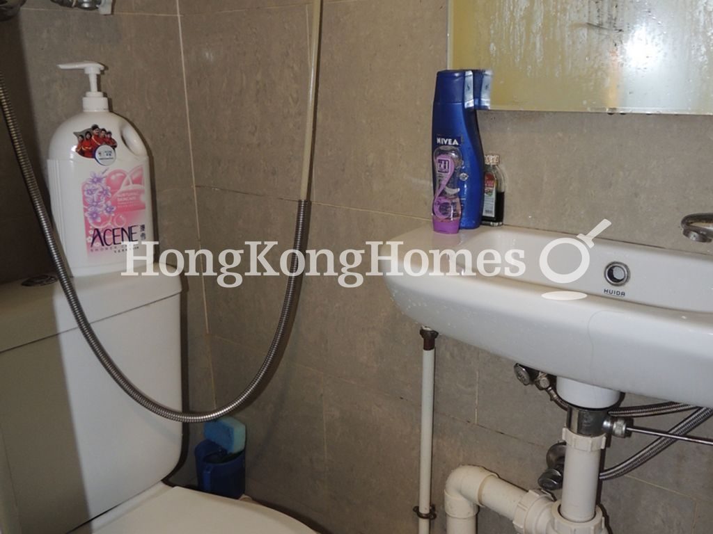 Maid's Washroom — Viking Villas - Block C, North Point Hill