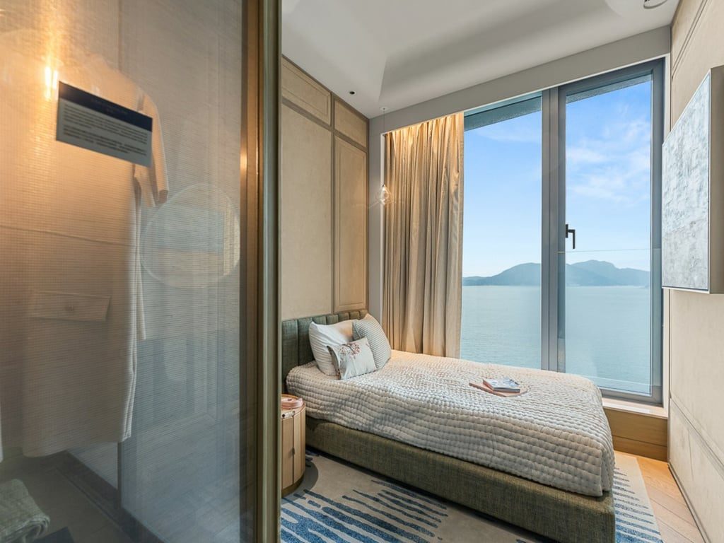 photo 13 — The Corniche, Ap Lei Chau