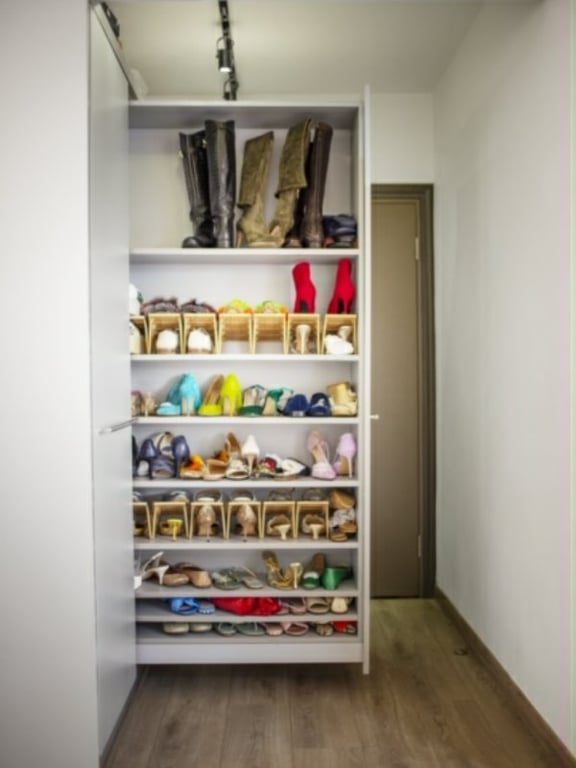 photo 13 — 7 Lyttelton Road, Mid Levels West