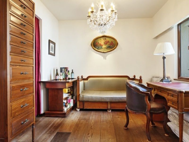photo 8 — 7 Lyttelton Road, Mid Levels West