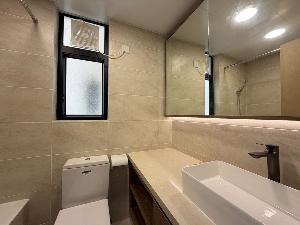 photo 4 — Scenecliff, Mid Levels Central