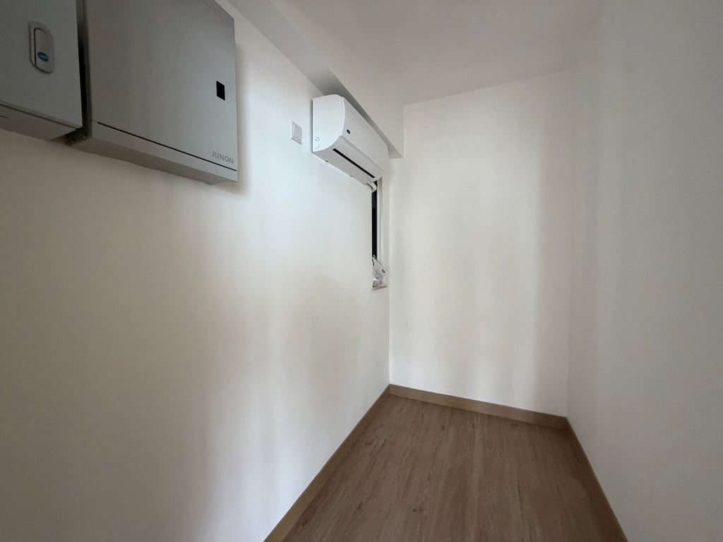 photo 8 — Scenecliff, Mid Levels Central