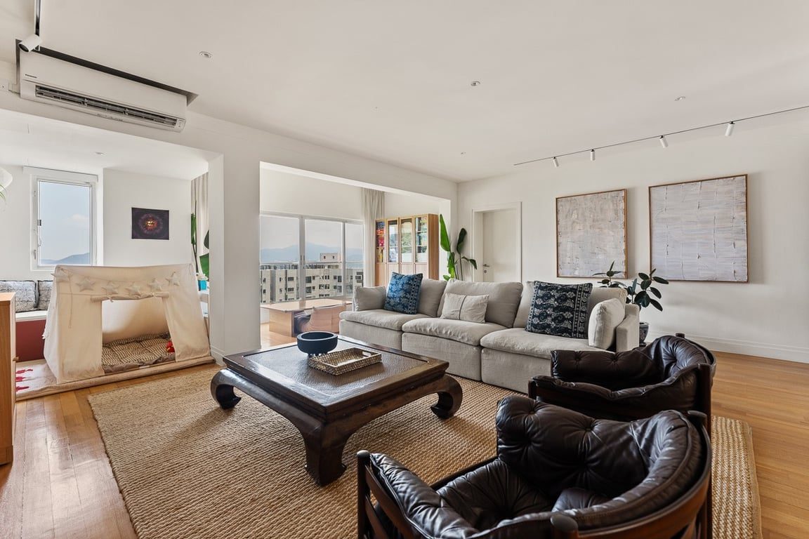 photo 2 — Piccadilly Mansion, Mid Levels West