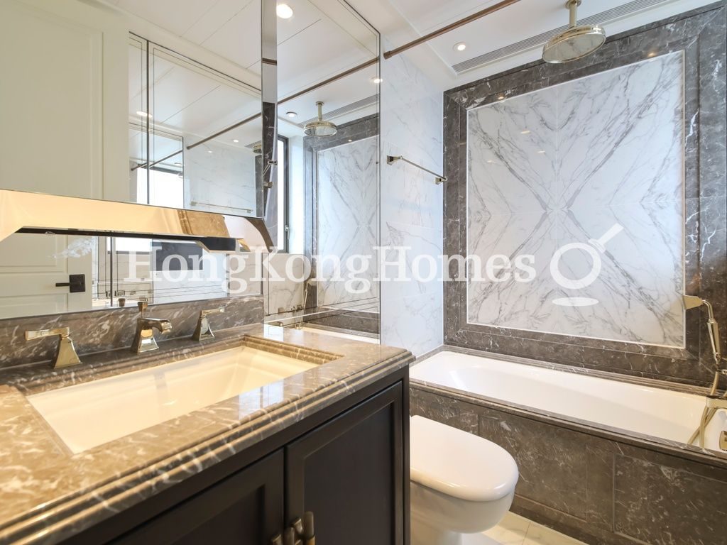 Guest Bathroom — Castle One，西半山
