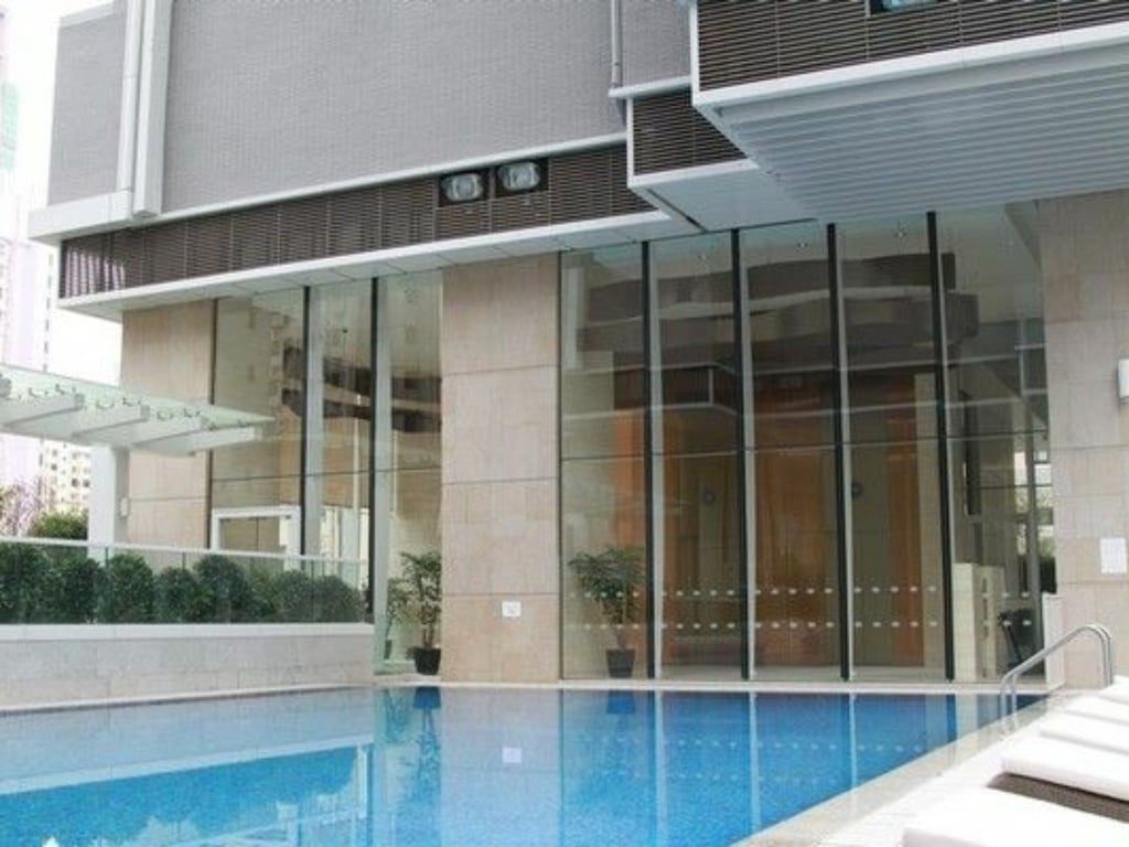 photo 10 — Island Crest, Sai Ying Pun