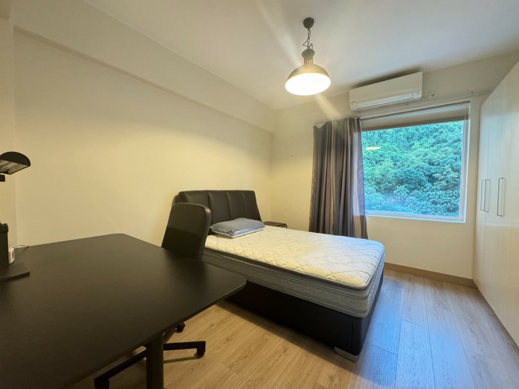 photo 2 — Merry Court, Mid Levels West