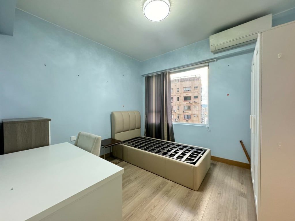 photo 3 — Merry Court, Mid Levels West