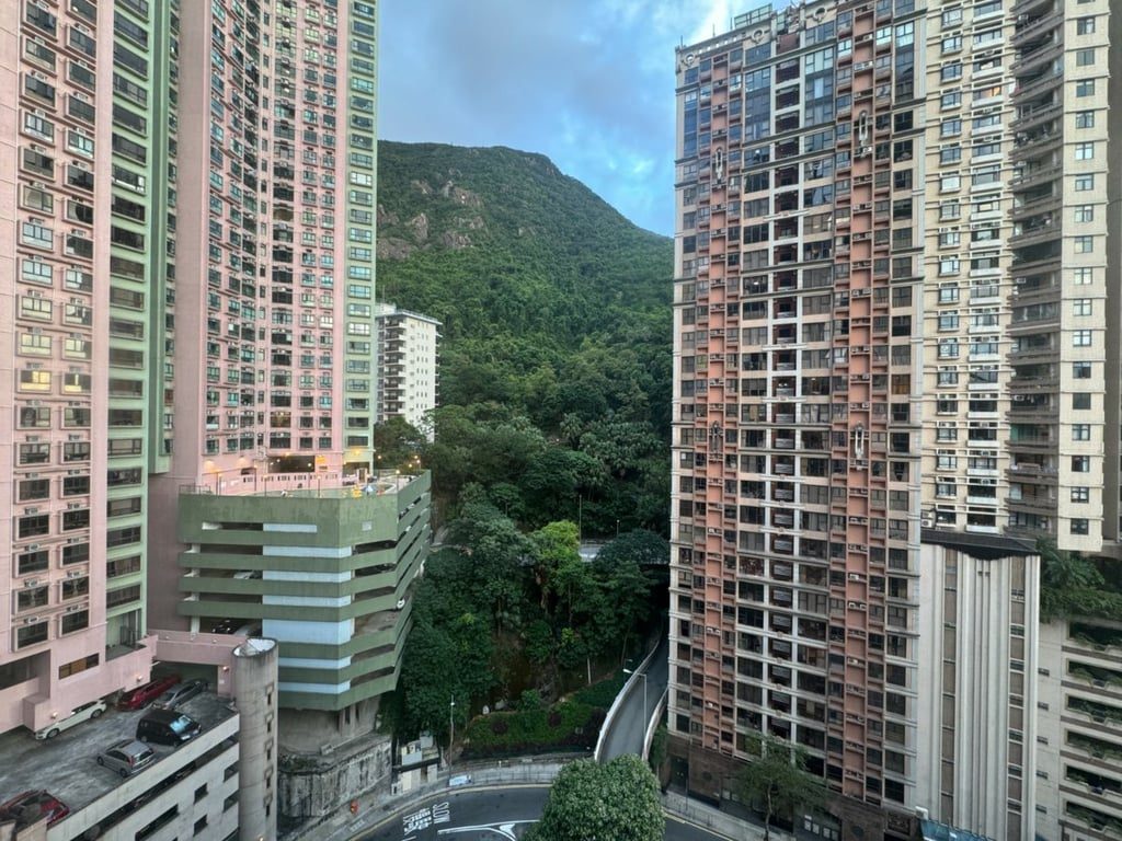 photo 7 — Merry Court, Mid Levels West