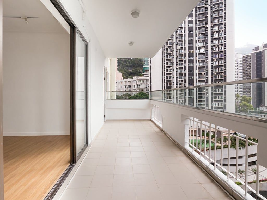 photo 11 — Grosvenor House, Mid Levels Central