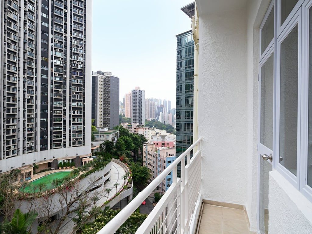 photo 3 — Grosvenor House, Mid Levels Central