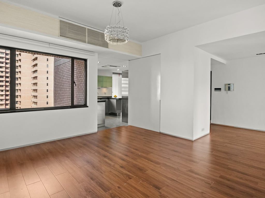 photo 4 — Hong Kong Parkview T8, Repulse Bay
