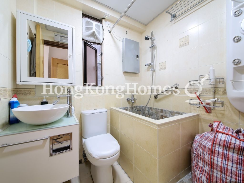 Master Bathroom — 嘉景臺，西半山