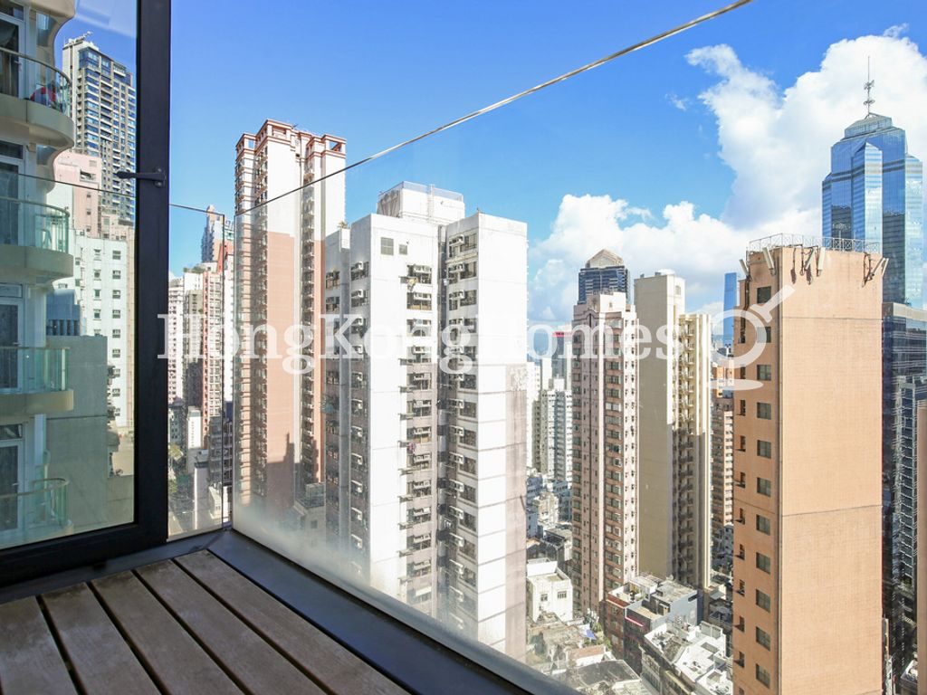 Balcony off Living and Dining room — 瑧環，西半山