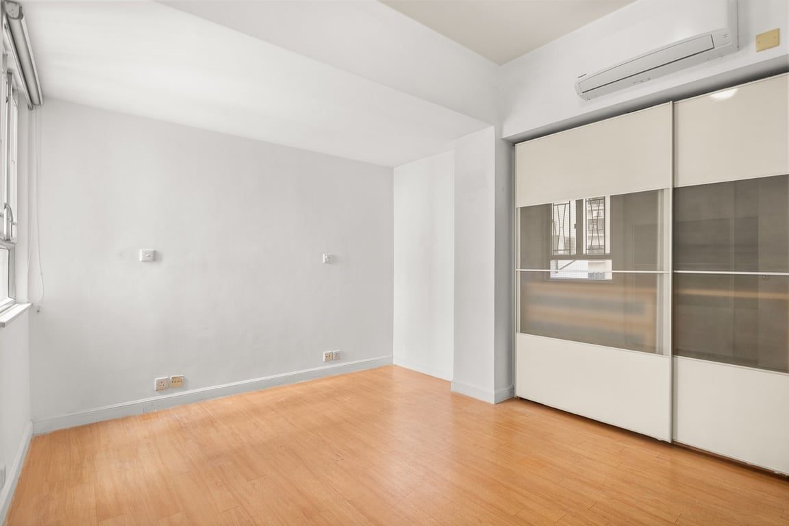 photo 5 — Realty Garden, Mid Levels Central