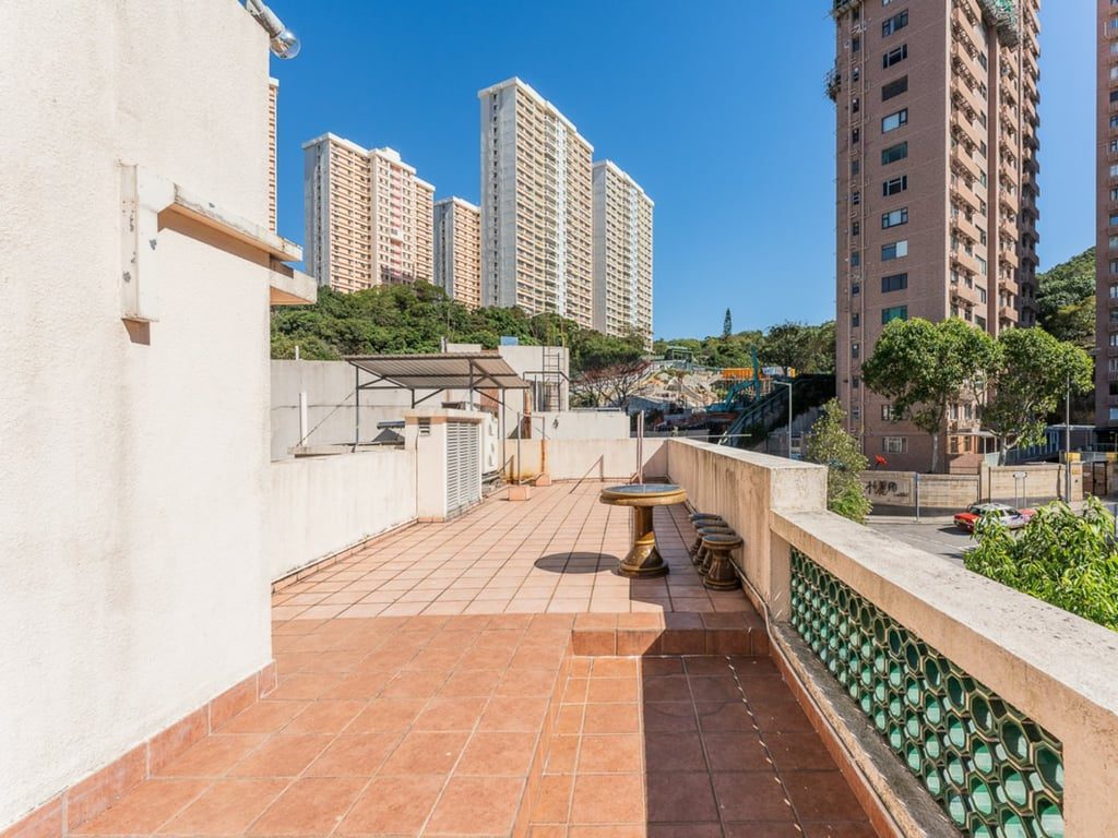 photo 12 — 15 Moorsom Road, Jardine S Lookout
