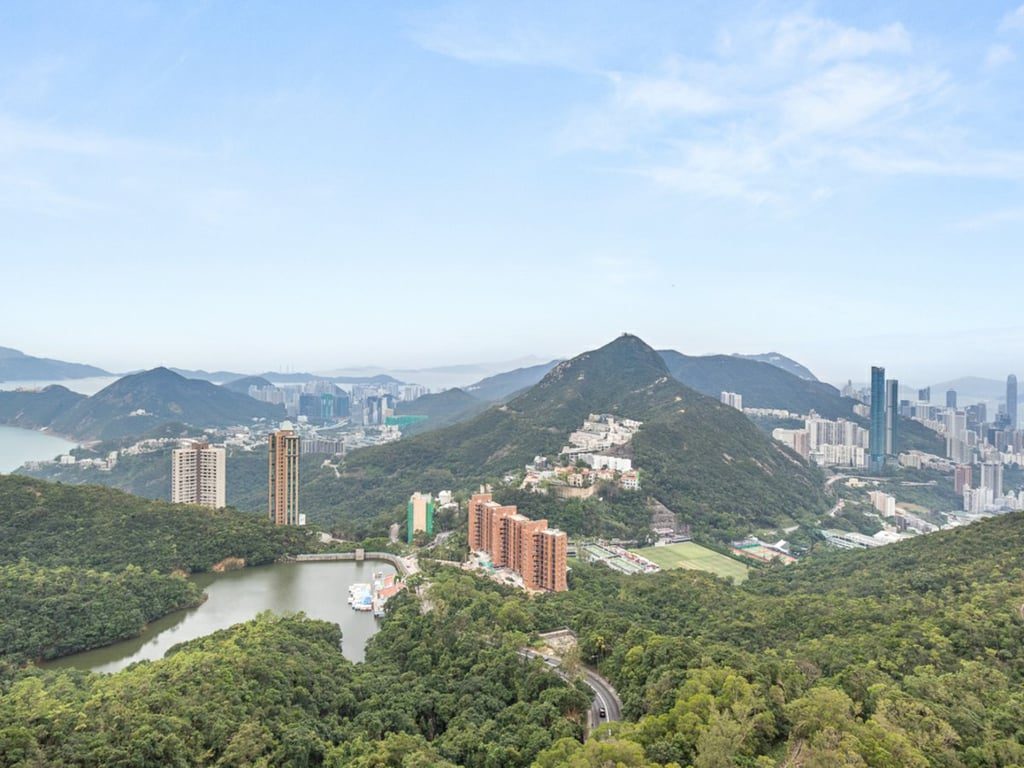 photo 3 — Hong Kong Parkview, Repulse Bay