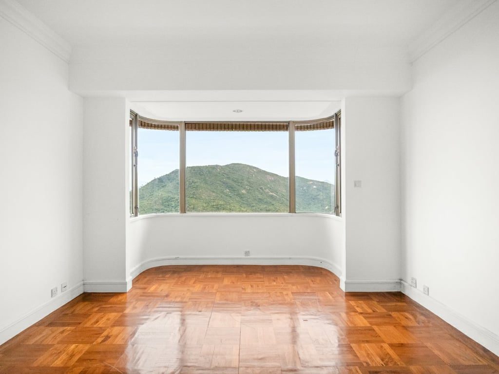 photo 5 — Hong Kong Parkview, Repulse Bay