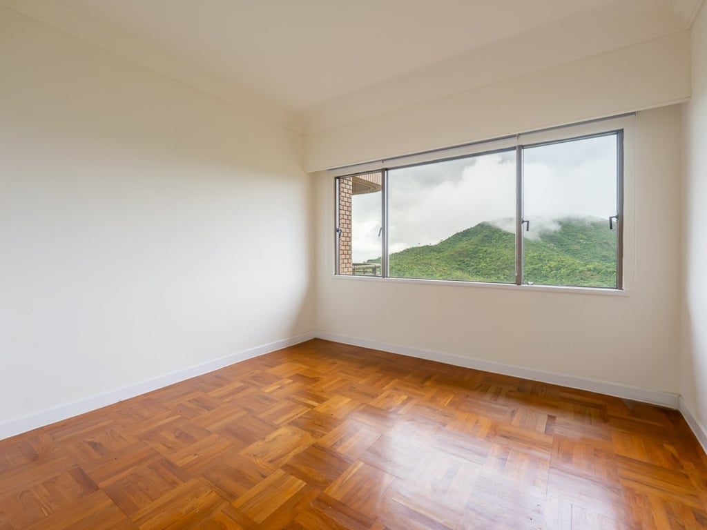 photo 11 — Hong Kong Parkview, Repulse Bay