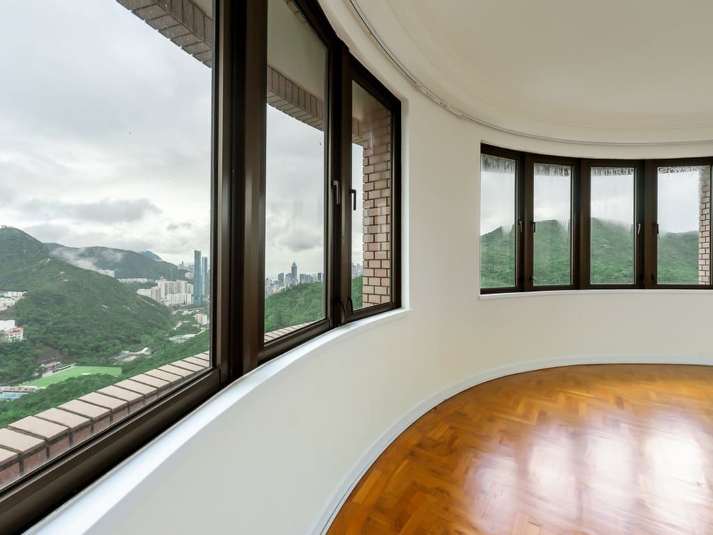 photo 4 — Hong Kong Parkview, Repulse Bay
