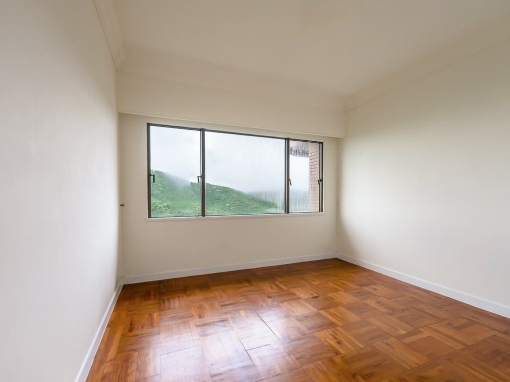 photo 11 — Hong Kong Parkview Twr 17, Repulse Bay