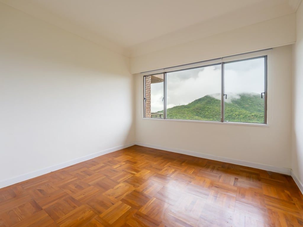 photo 13 — Hong Kong Parkview Twr 17, Repulse Bay