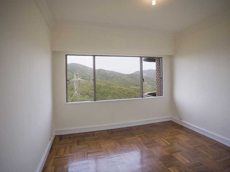photo 12 — Hong Kong Parkview Twr 17, Repulse Bay